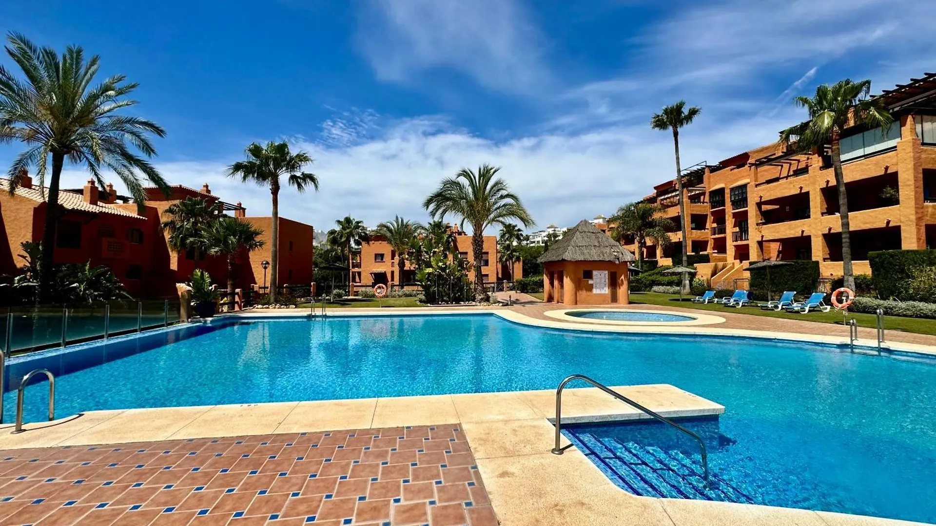Piso De Lujo Totalmente Equipado A Estrenar Para 6 Estepona 0*,  Spain