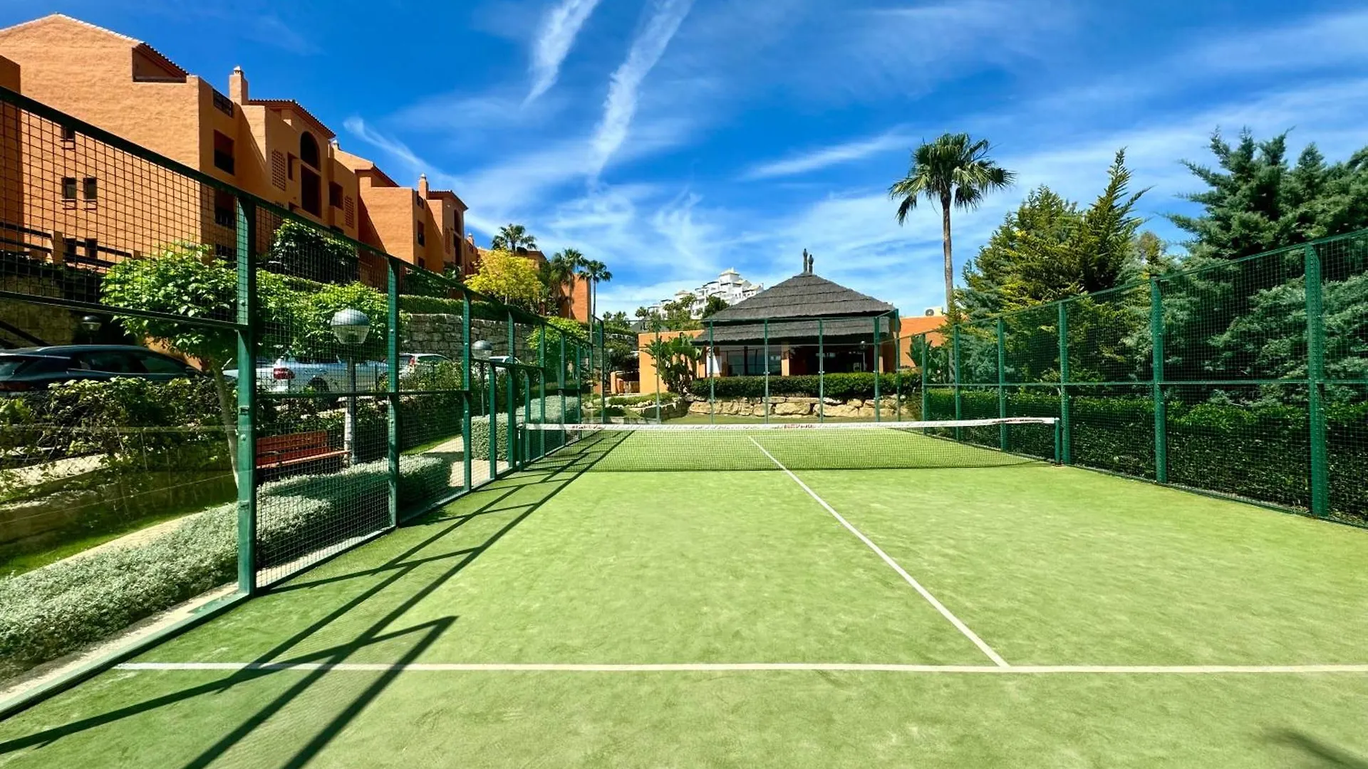 Piso De Lujo Totalmente Equipado A Estrenar Para 6 Estepona Apartamento