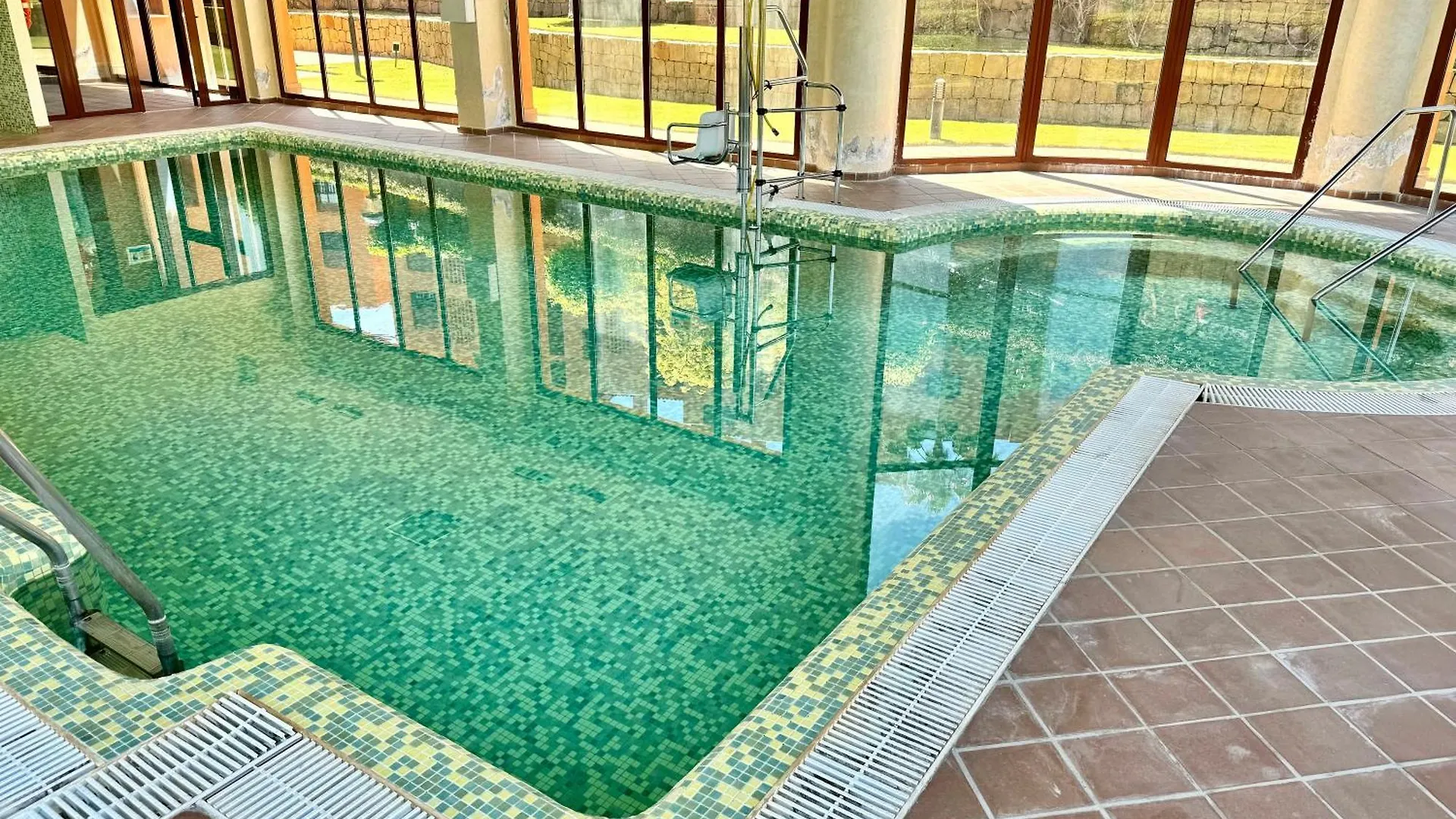 Piso De Lujo Totalmente Equipado A Estrenar Para 6 Estepona Apartment
