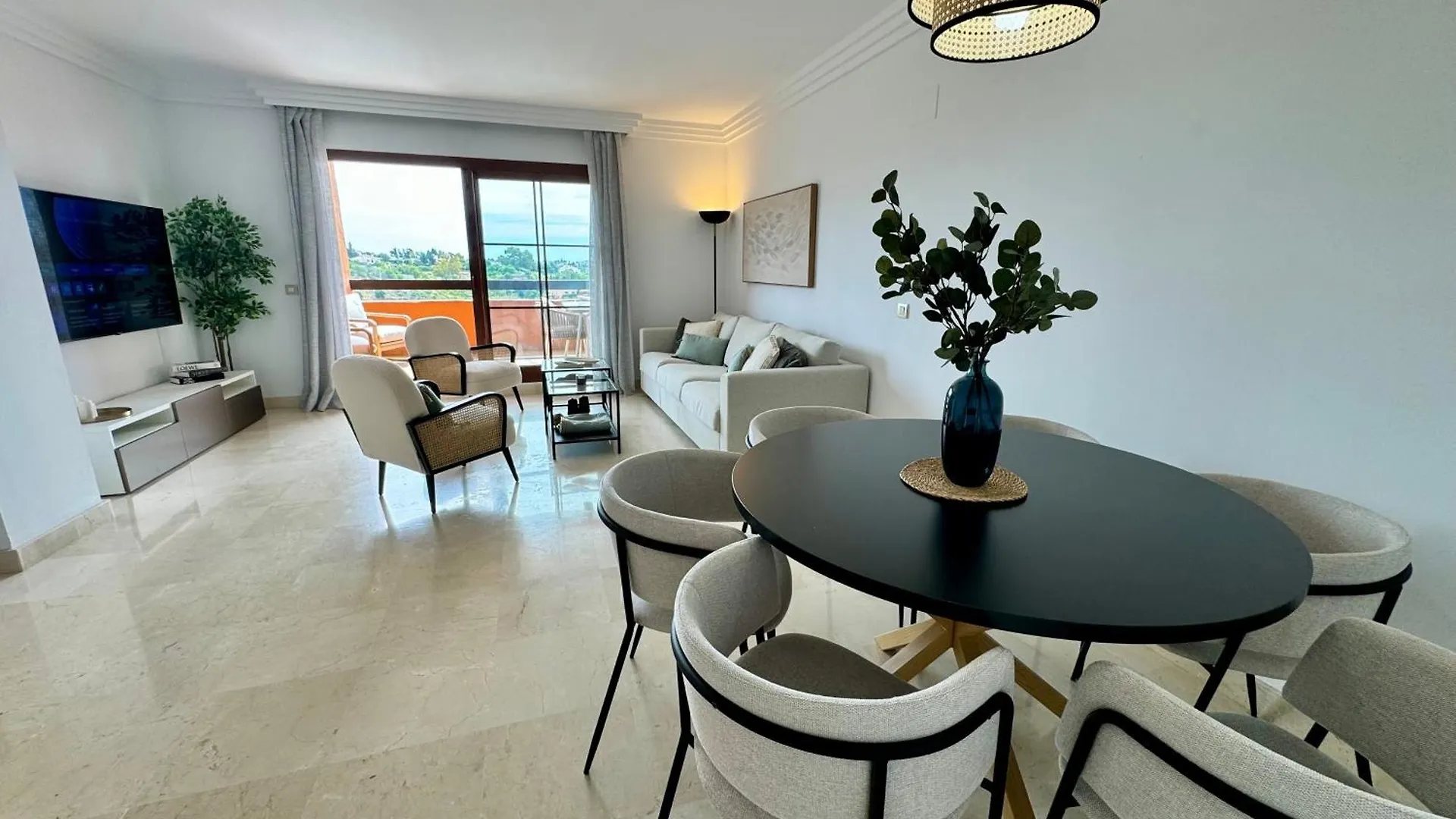 Piso De Lujo Totalmente Equipado A Estrenar Para 6 Estepona 0*,  Spain