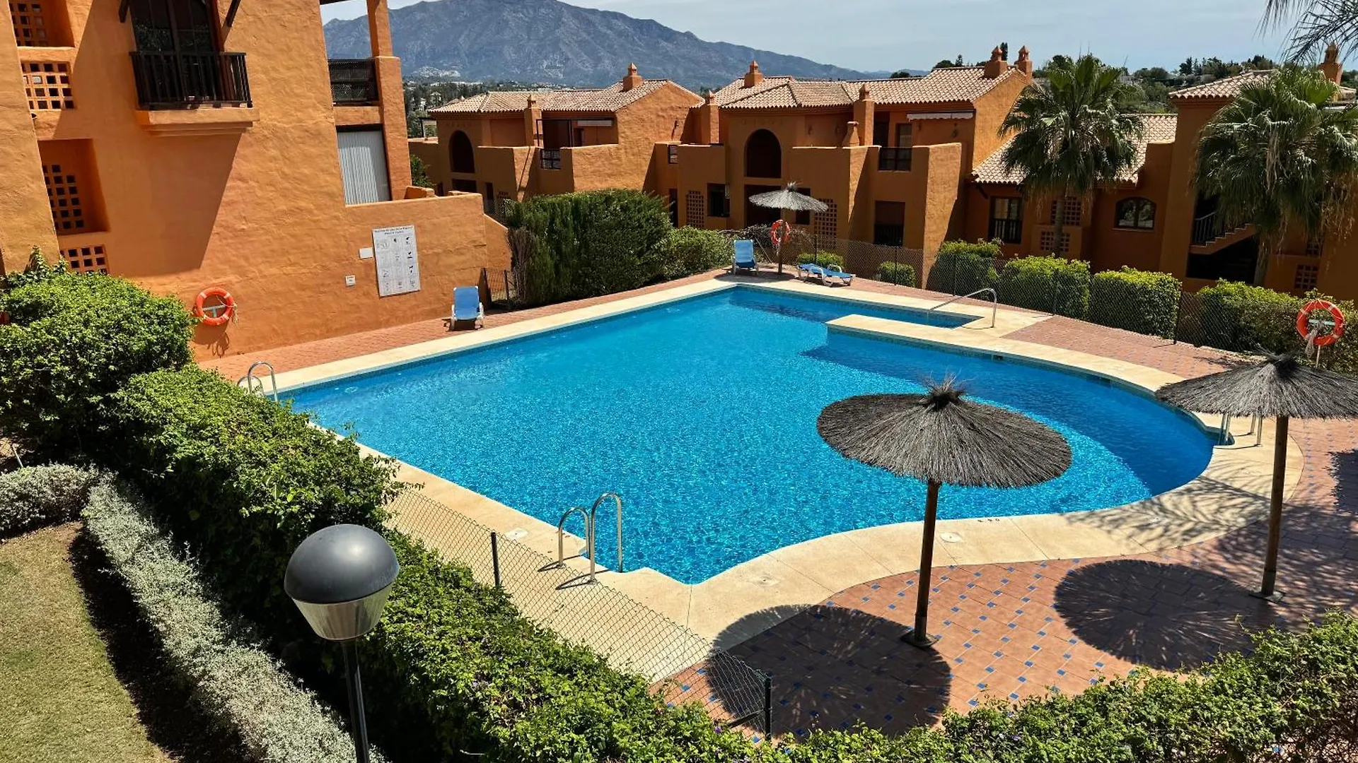 Piso De Lujo Totalmente Equipado A Estrenar Para 6 Estepona Spanien